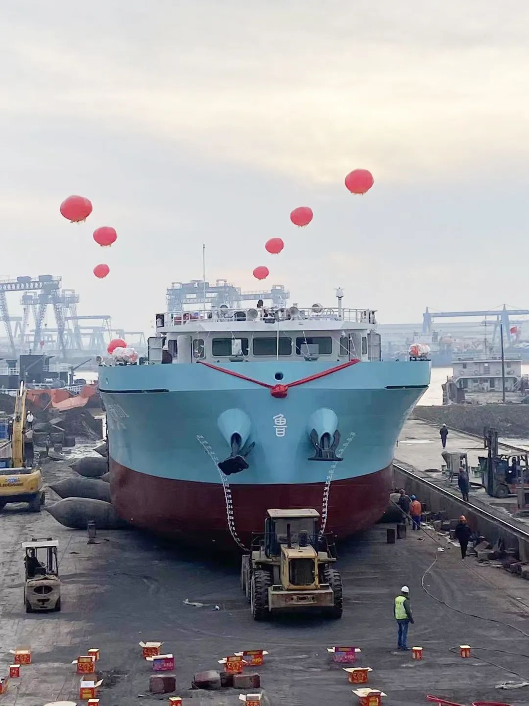 80米系列内河纯电集装货运船舶顺利吉水